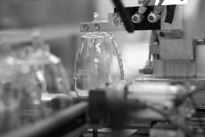Clean Room Manufacturing: Automatic assembly of a Redon bottle Clean Room Manufacturing: Automatic assembly of a Redon bottle