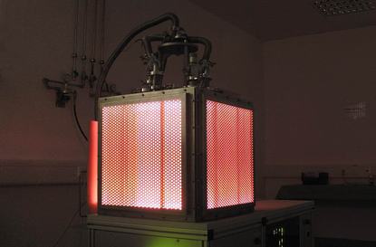 Rot leuchtende Niederdruckplasma-Beschichtungskammer